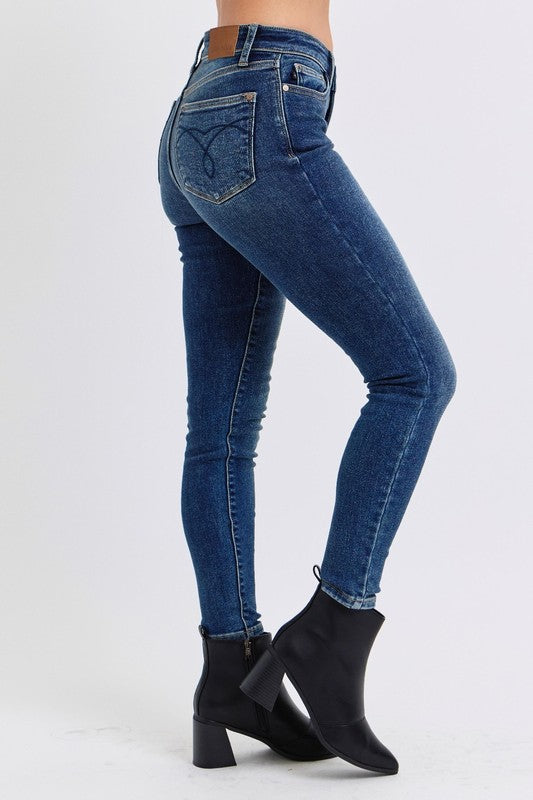 Judy Blue Mid-Rise Waist Skinny Jeans w/ Thermal Lining