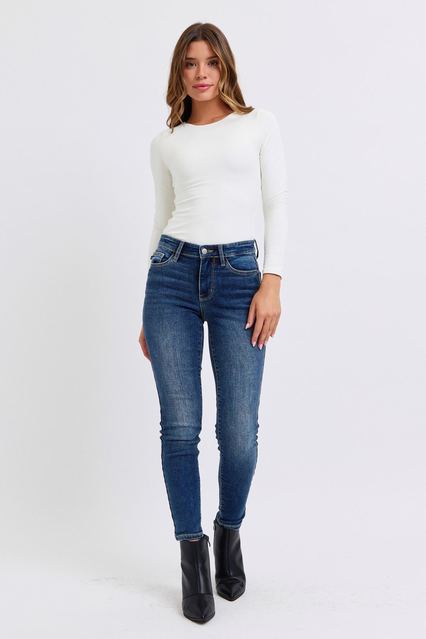 Judy Blue Mid-Rise Waist Skinny Jeans w/ Thermal Lining