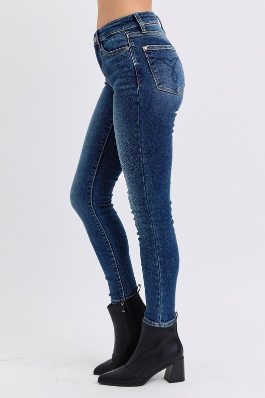 Judy Blue Mid-Rise Waist Skinny Jeans w/ Thermal Lining